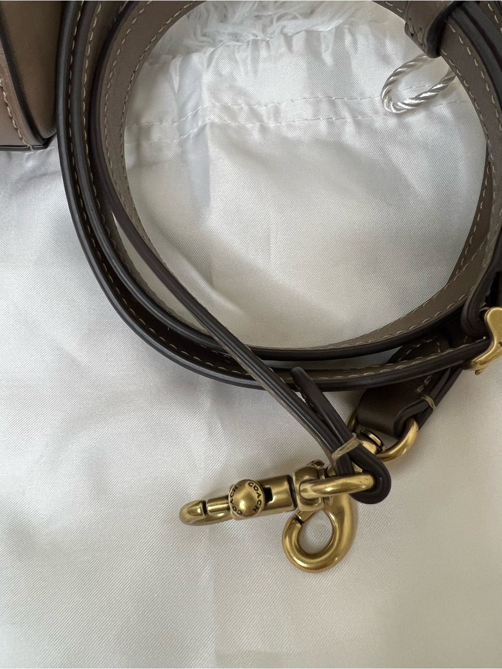 💕EUC Coach💕 Taupe Brown Leather Bag with Gold Hardware - Picture 11 of 11